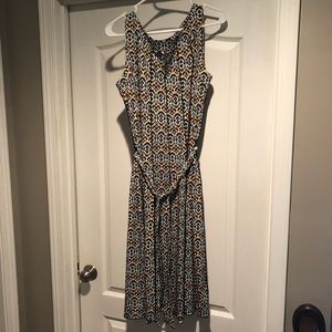 I LE New York sleeveless belted dress!